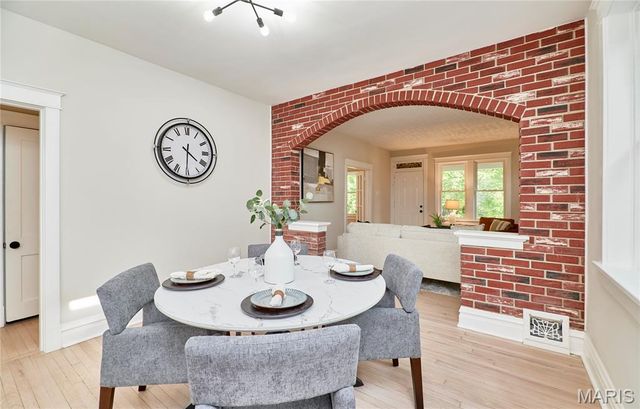 5462 Nottingham Avenue, St Louis, MO 63109