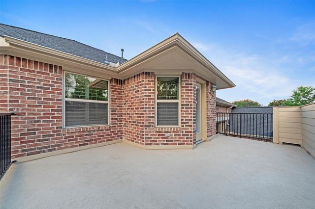 1311 Regal Green Court, Kingwood, TX 77345