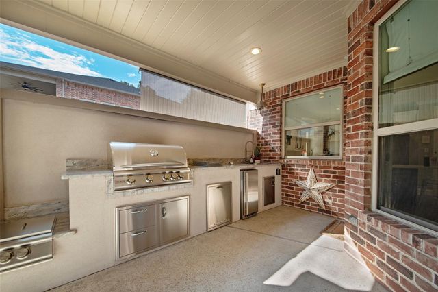 1311 Regal Green Court, Kingwood, TX 77345
