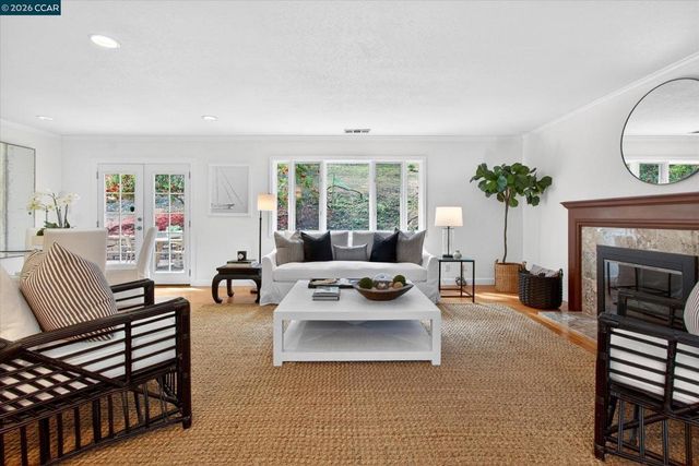 28 Rheem Blvd, Orinda, CA 94563