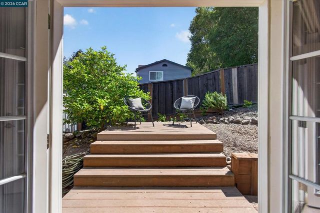 28 Rheem Blvd, Orinda, CA 94563