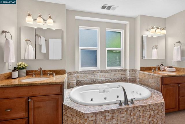 28 Rheem Blvd, Orinda, CA 94563