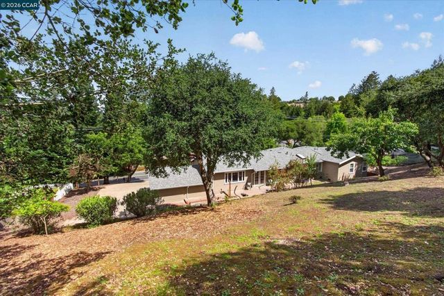 28 Rheem Blvd, Orinda, CA 94563