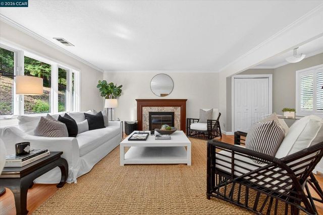 28 Rheem Blvd, Orinda, CA 94563