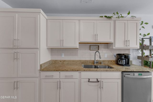 552 Paseo Dulce Avenue, Horizon City, TX 79928