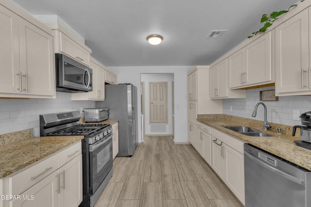 552 Paseo Dulce Avenue, Horizon City, TX 79928