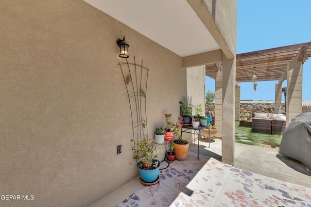 552 Paseo Dulce Avenue, Horizon City, TX 79928