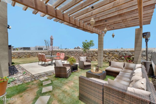 552 Paseo Dulce Avenue, Horizon City, TX 79928