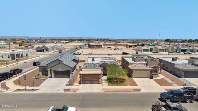 552 Paseo Dulce Avenue, Horizon City, TX 79928