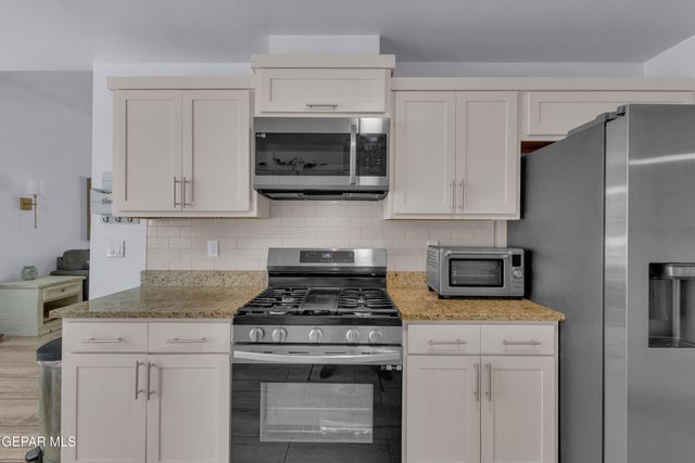 552 Paseo Dulce Avenue, Horizon City, TX 79928