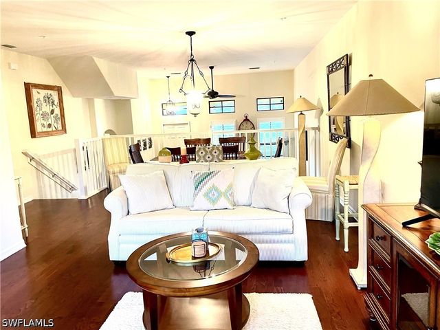 8989 Cambria CIR 1807, Naples, FL 34113