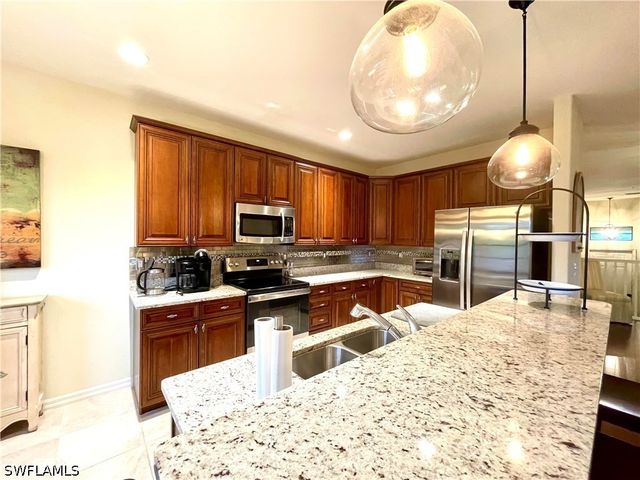8989 Cambria CIR 1807, Naples, FL 34113