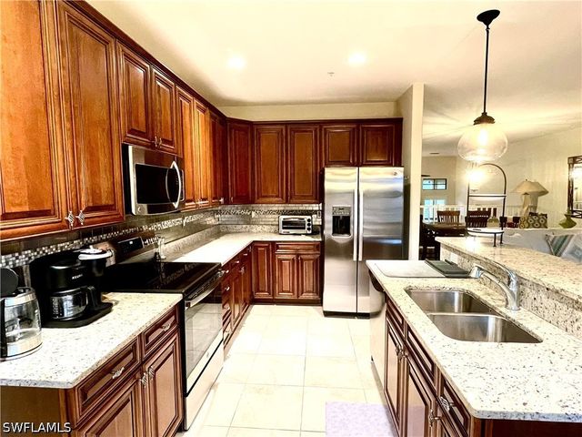 8989 Cambria CIR 1807, Naples, FL 34113