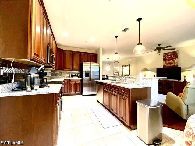 8989 Cambria CIR 1807, Naples, FL 34113