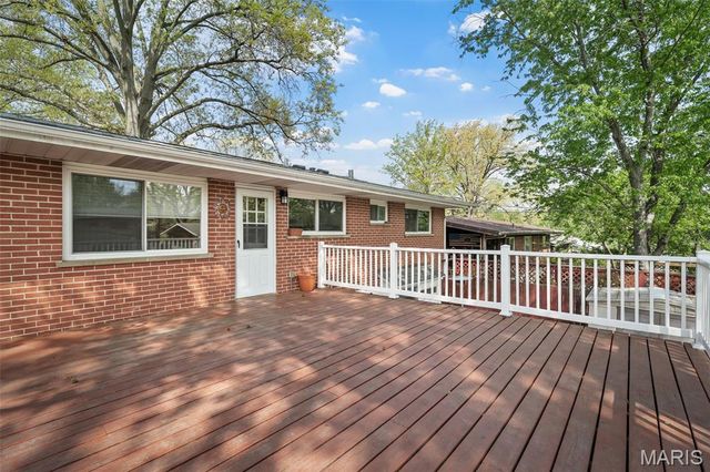 1228 Capri Drive, Crestwood, MO 63126