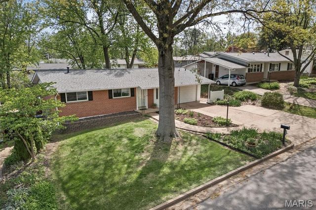 1228 Capri Drive, Crestwood, MO 63126