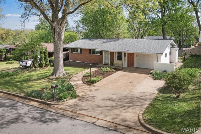 1228 Capri Drive, Crestwood, MO 63126