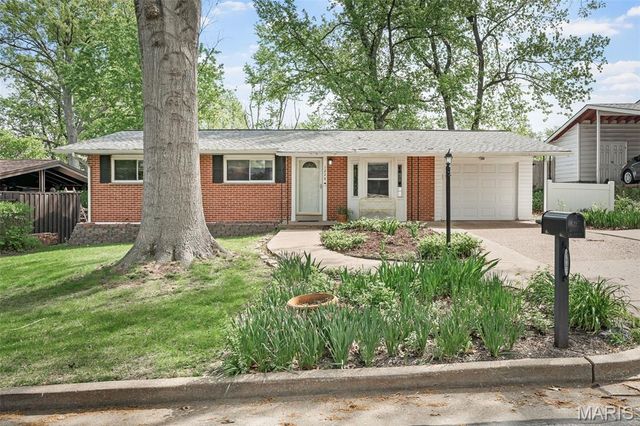 1228 Capri Drive, Crestwood, MO 63126