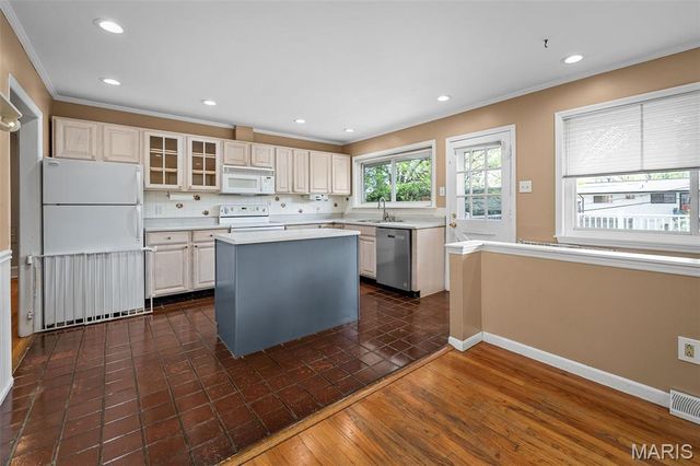 1228 Capri Drive, Crestwood, MO 63126