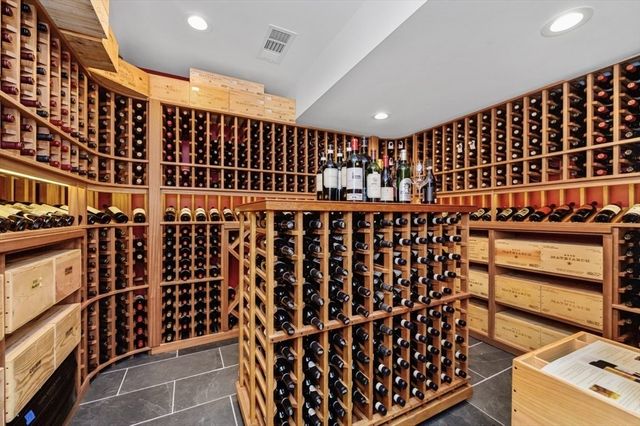 7 James Ave, Middleton, MA 01949