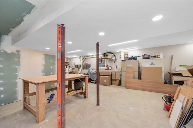 7 James Ave, Middleton, MA 01949