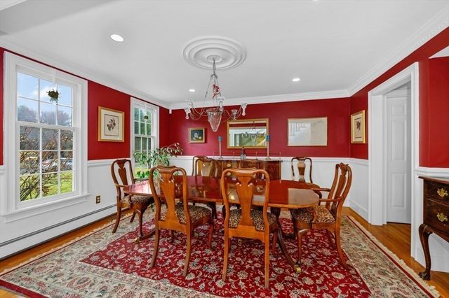 7 James Ave, Middleton, MA 01949