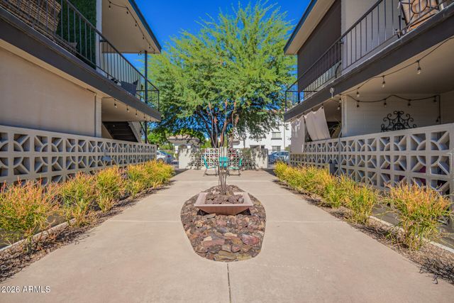 7315 E NORTHLAND Drive 4, Scottsdale, AZ 85251