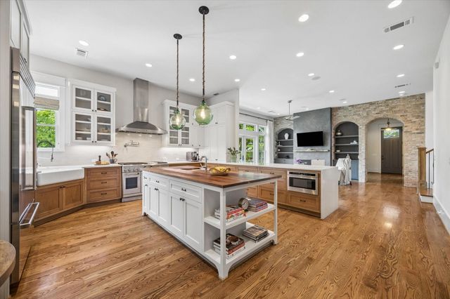 1101 Omar Street, Houston, TX 77009