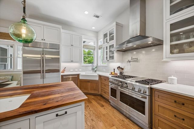 1101 Omar Street, Houston, TX 77009