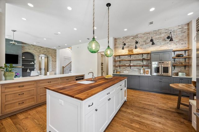 1101 Omar Street, Houston, TX 77009