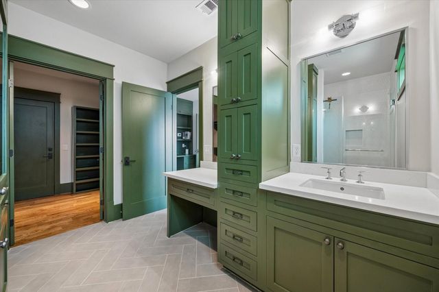 1101 Omar Street, Houston, TX 77009