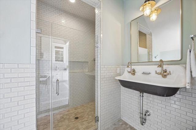 1101 Omar Street, Houston, TX 77009