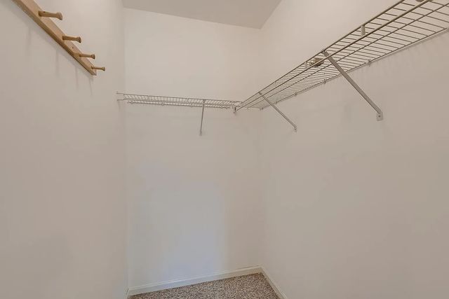 905 W Lawrence Avenue 3W, Chicago, IL 60640