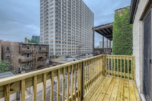 905 W Lawrence Avenue 3W, Chicago, IL 60640