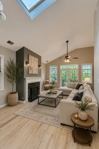 905 W Lawrence Avenue 3W, Chicago, IL 60640