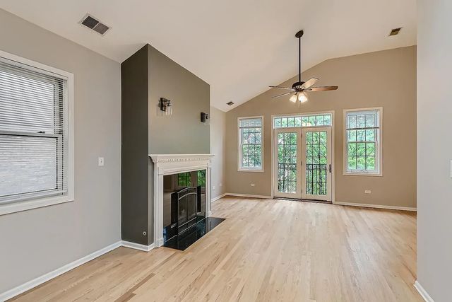 905 W Lawrence Avenue 3W, Chicago, IL 60640