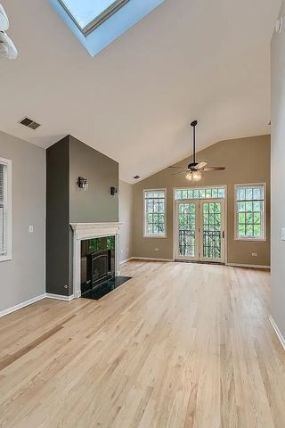 905 W Lawrence Avenue 3W, Chicago, IL 60640