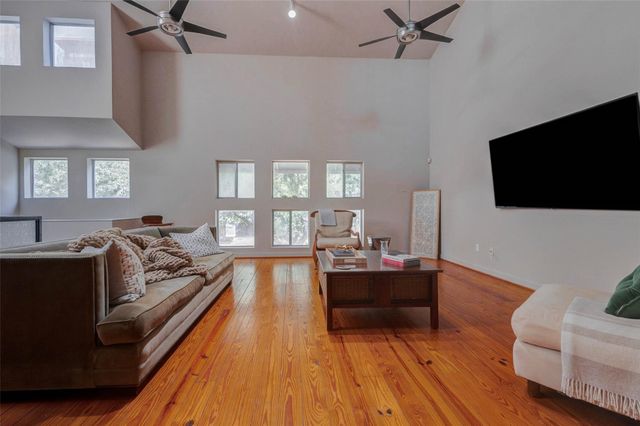 219 W Gray Street, Houston, TX 77019