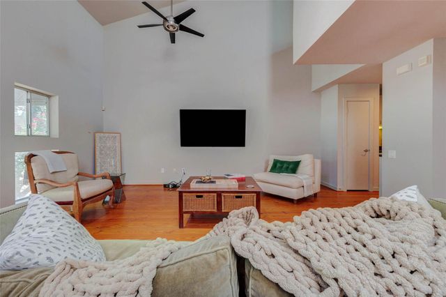 219 W Gray Street, Houston, TX 77019