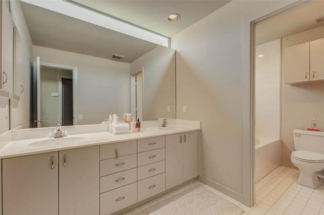 219 W Gray Street, Houston, TX 77019