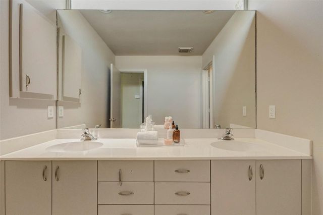 219 W Gray Street, Houston, TX 77019