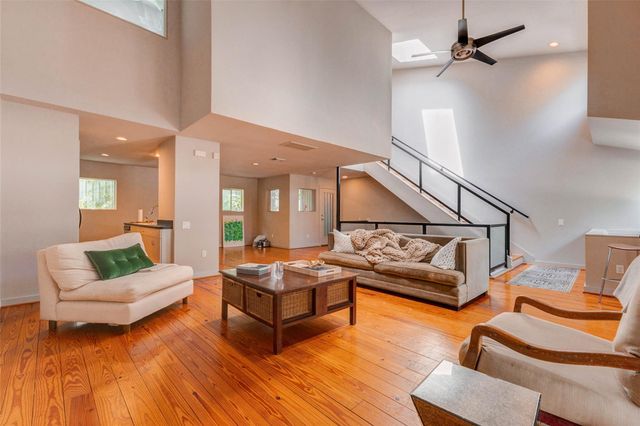 219 W Gray Street, Houston, TX 77019