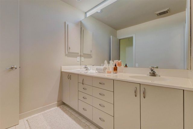 219 W Gray Street, Houston, TX 77019
