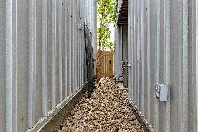 219 W Gray Street, Houston, TX 77019