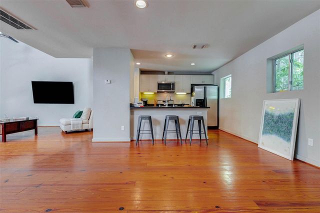 219 W Gray Street, Houston, TX 77019