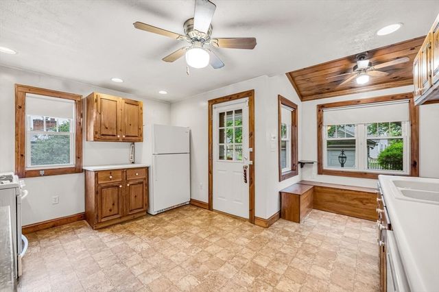 1168 River Rd, Agawam, MA 01001