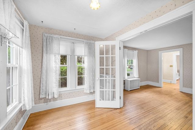 1168 River Rd, Agawam, MA 01001