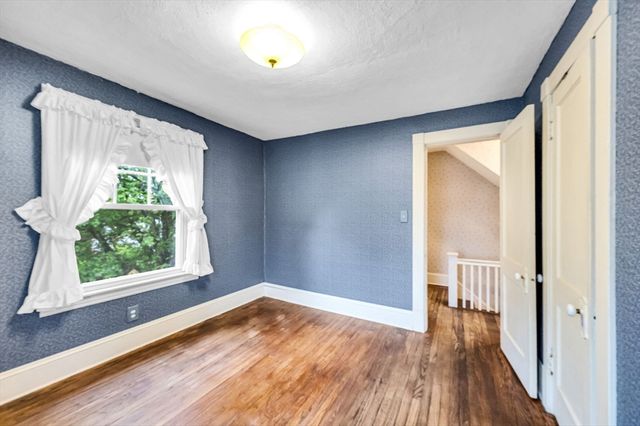 1168 River Rd, Agawam, MA 01001
