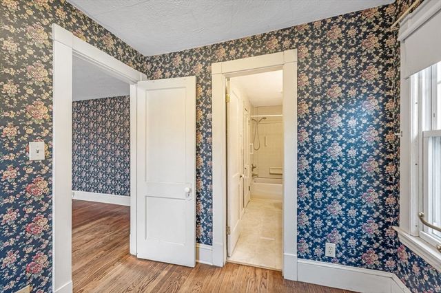 1168 River Rd, Agawam, MA 01001