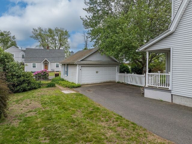 1168 River Rd, Agawam, MA 01001